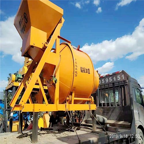 滾(gun)筒攪拌(ban)機 